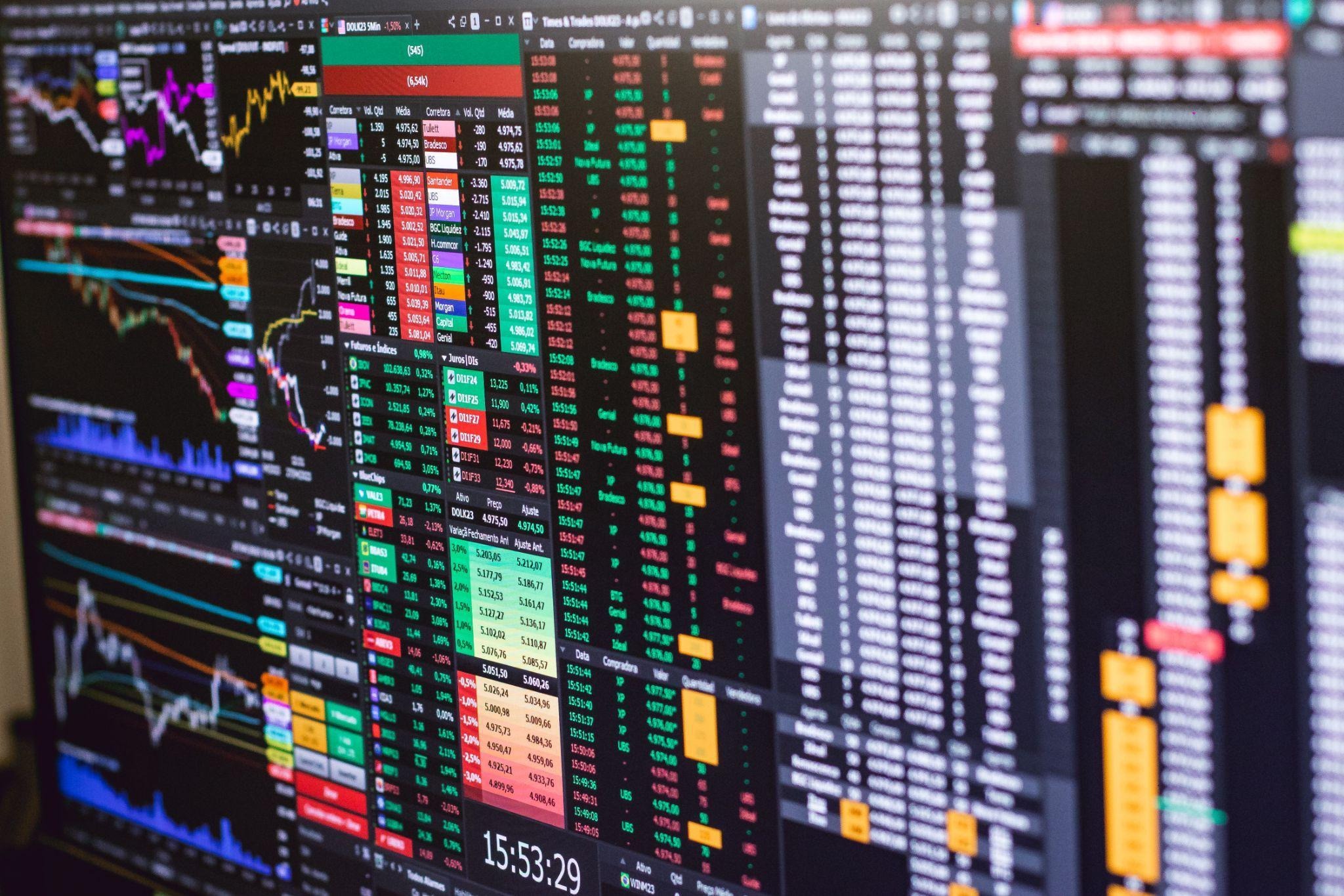 Understanding the Features That Define a Reliable Commodities Trading Broker